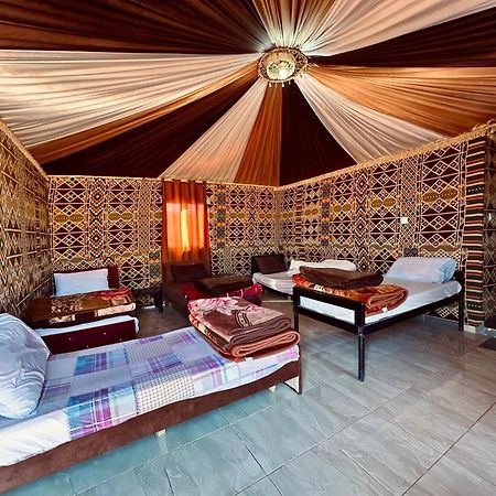 Salameh'S Bedouin Camp Hotel วาดิรัม ภายนอก รูปภาพ