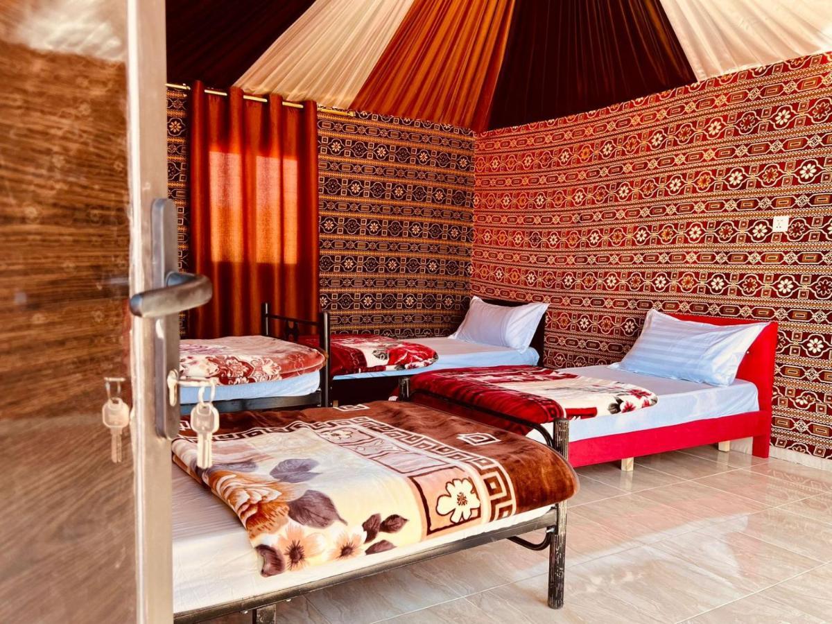 Salameh'S Bedouin Camp Hotel วาดิรัม ภายนอก รูปภาพ