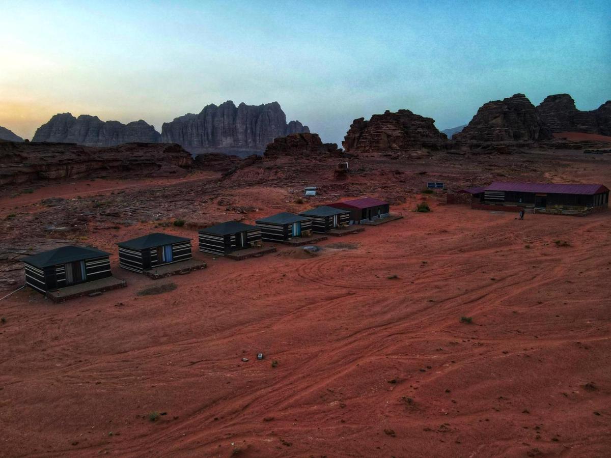 Salameh'S Bedouin Camp Hotel วาดิรัม ภายนอก รูปภาพ