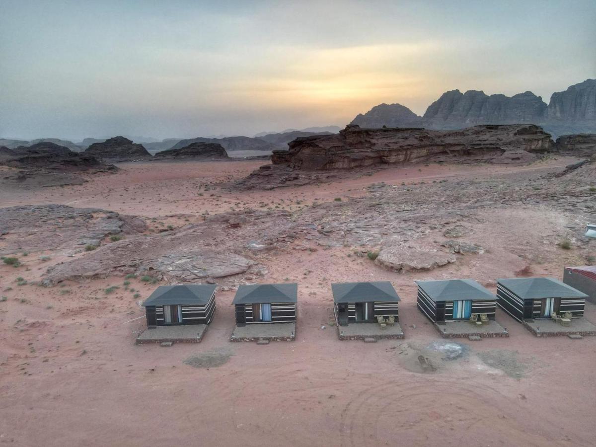 Salameh'S Bedouin Camp Hotel วาดิรัม ภายนอก รูปภาพ