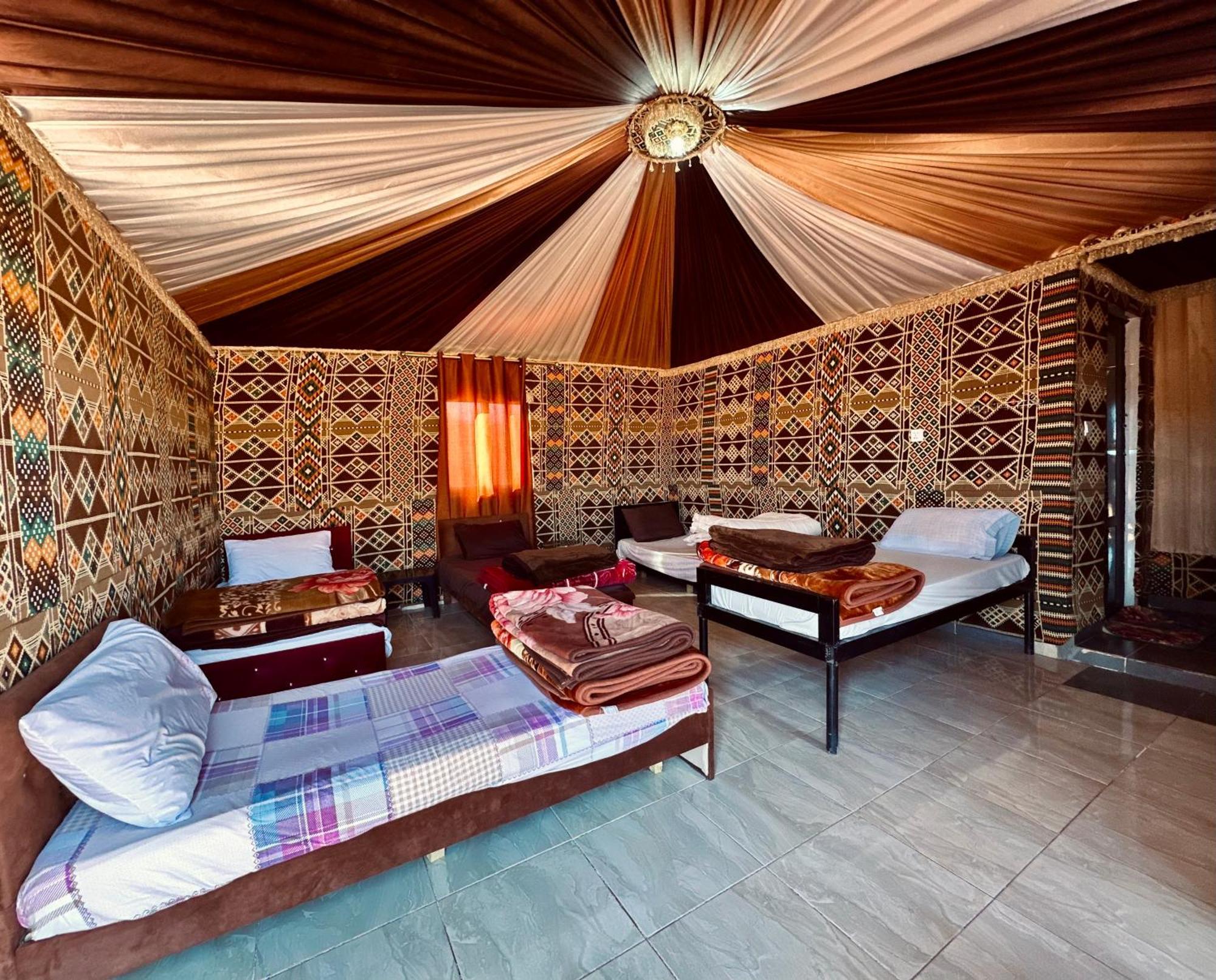 Salameh'S Bedouin Camp Hotel วาดิรัม ภายนอก รูปภาพ