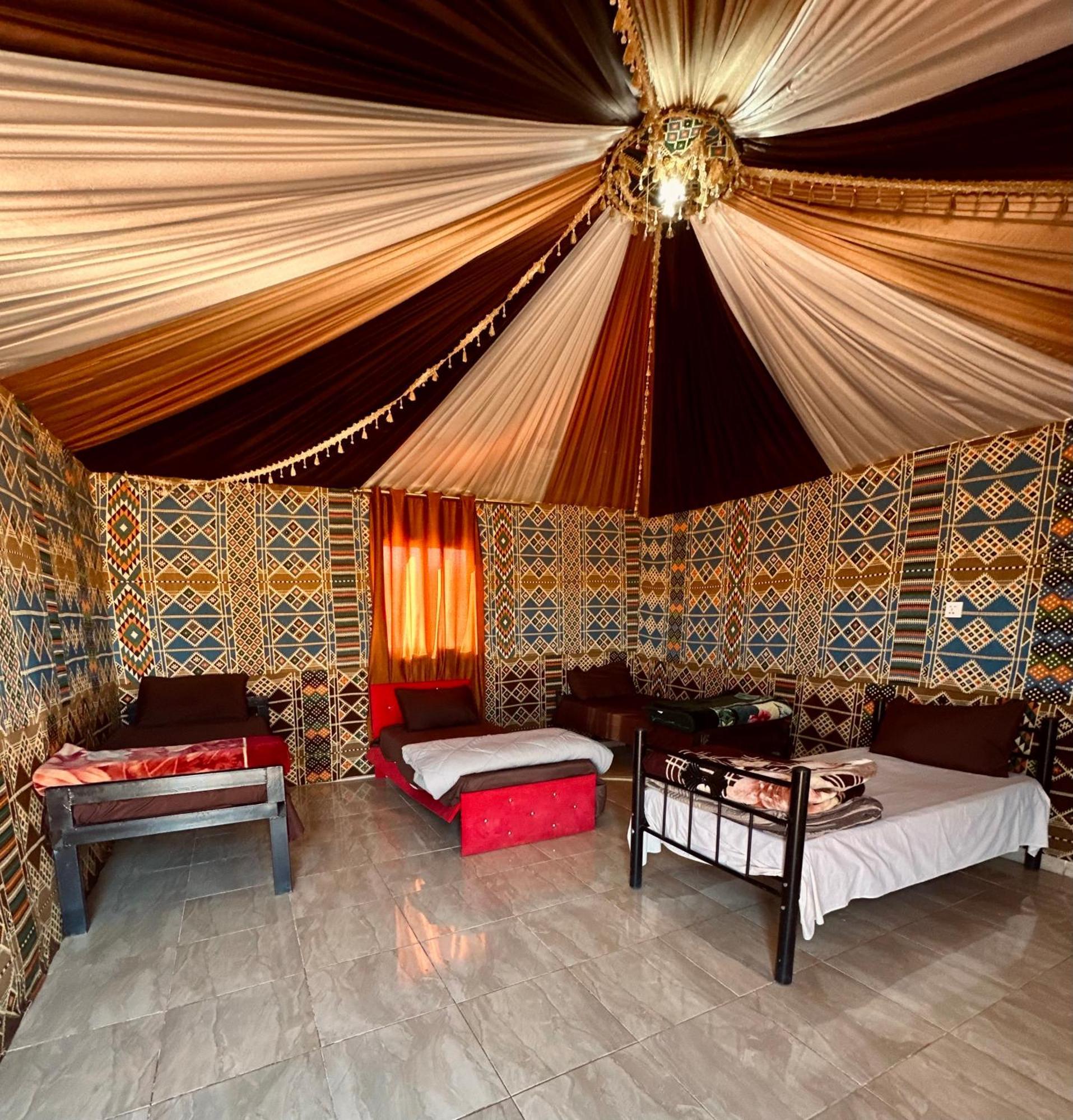 Salameh'S Bedouin Camp Hotel วาดิรัม ภายนอก รูปภาพ